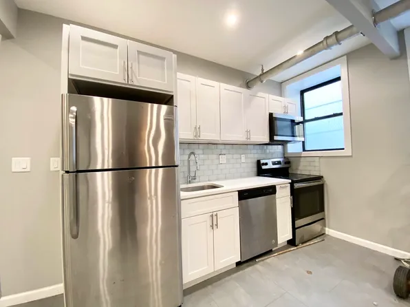 2380 Grand Avenue image 2 of 5