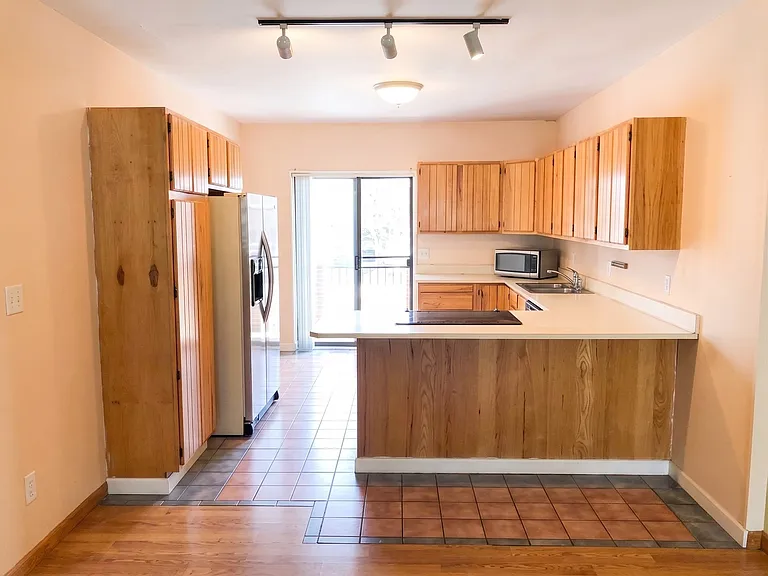 1517 Covington St — Photo 12