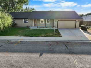 381 S Hayward Ave, Kuna, ID 83634