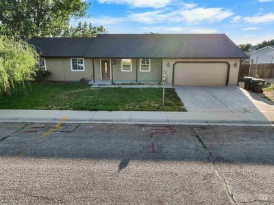 381 S Hayward Ave, Kuna, ID, 83634