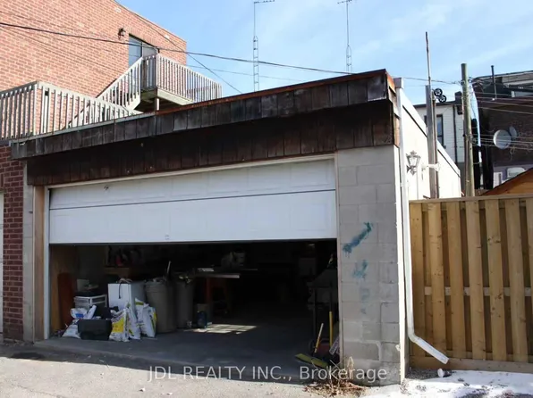 4 Moutray St, Toronto, ON M6K 1W2