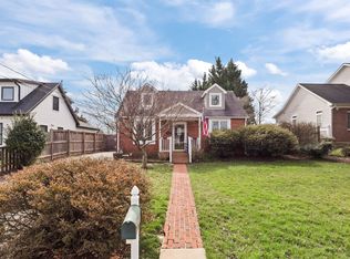 6915 Farragut Ave, Falls Church, VA 22042