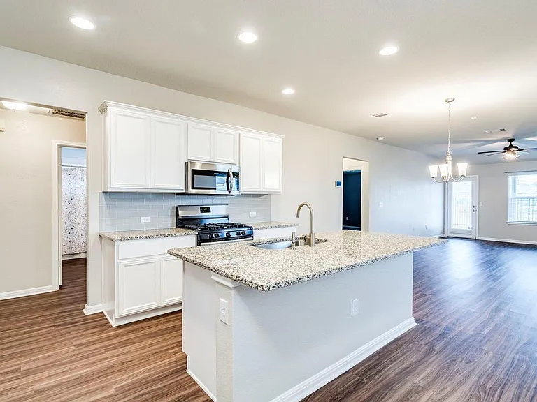 448 Dubina Ave — Photo 6