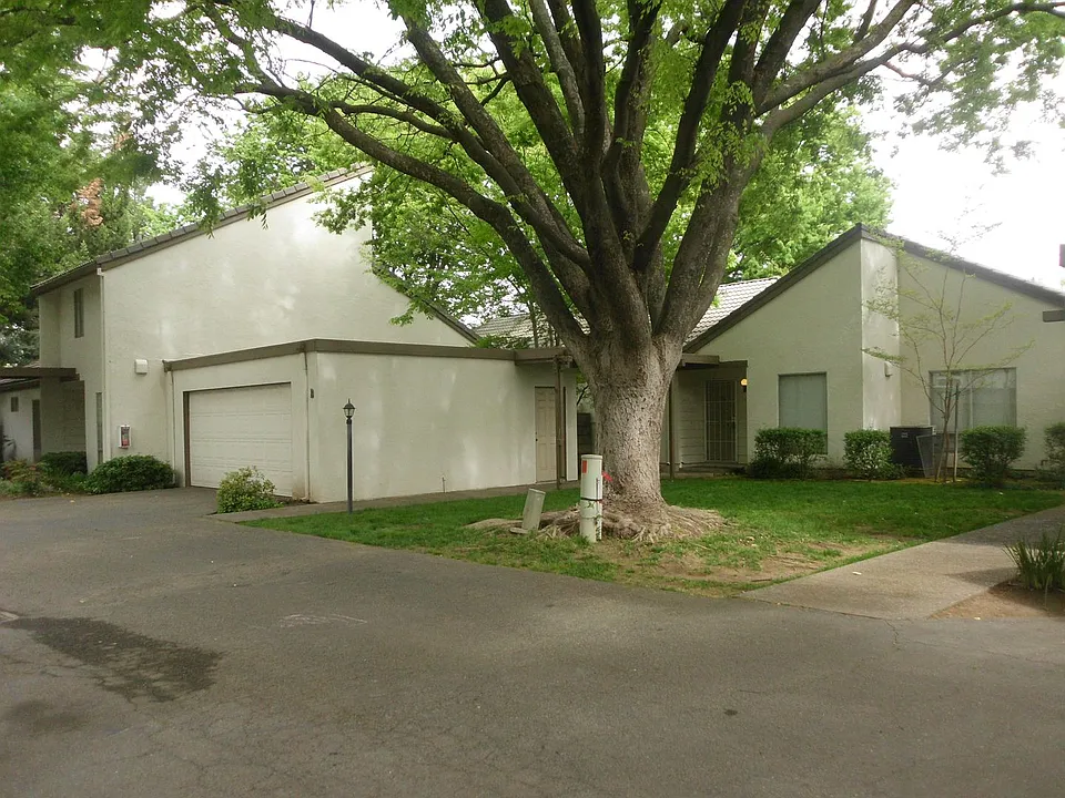 2769 White Ave