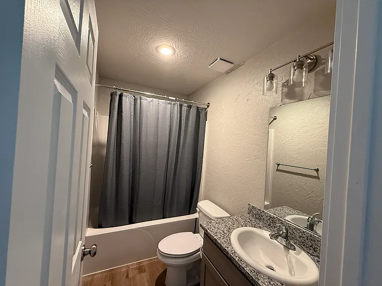 3860 W Riley St — Photo 10