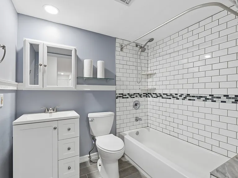850 Main St #102/1B — Photo 8