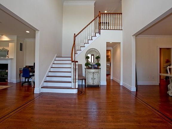 Magnificent Edgemont Colonial built in 2008