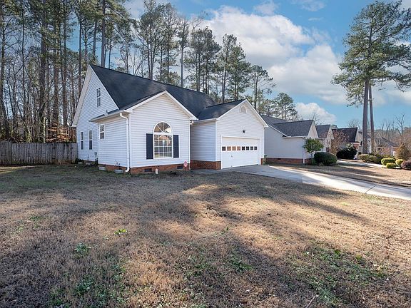 2nd image of 9 Colombard Ct