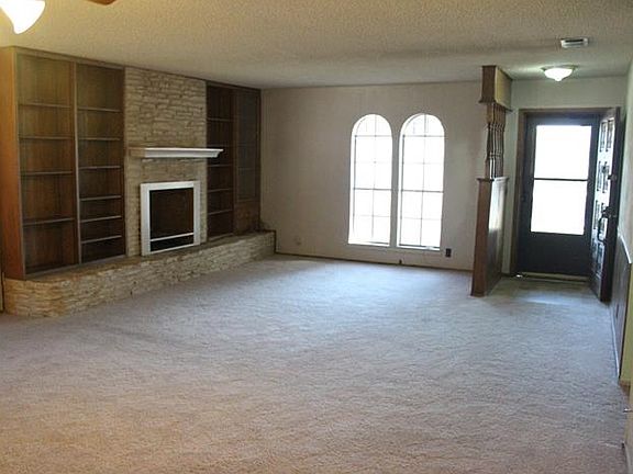 2nd image of 1707 Egger Ave #3B