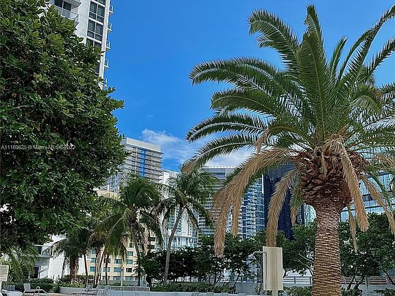 3rd image of 1050 Brickell Ave APT 2418