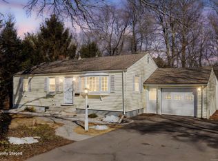 3 Pickett Ln, Unionville, CT 06085