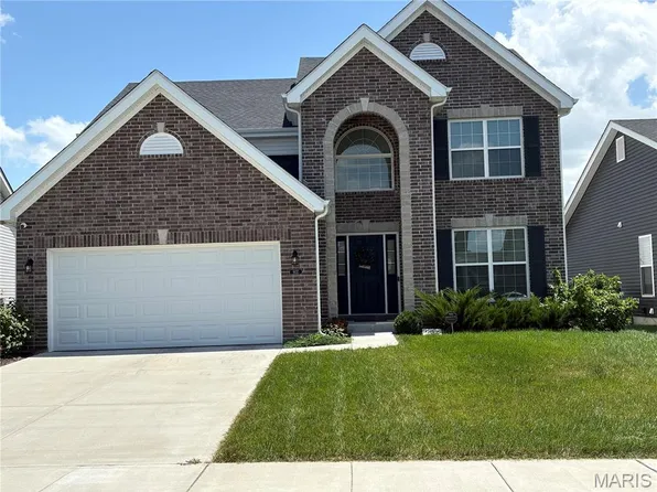 902 Palisades Cir, Saint Charles, MO 63301
