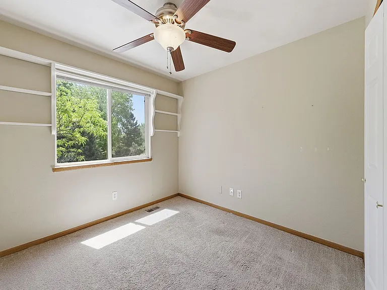 1637 Westbridge Dr #J2 — Photo 18
