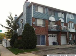 15 Teri Ct, Staten Island, NY 10314