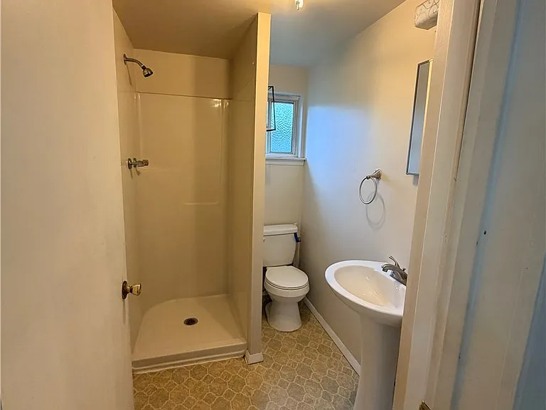 1704 State Ave — Photo 11
