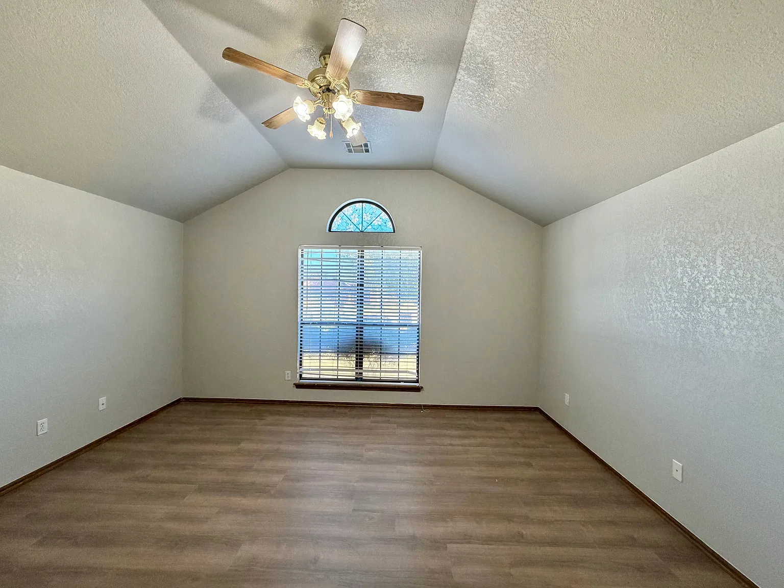 809 N Morgan Dr — Photo 4