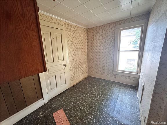 2nd image of 414 S Bates St