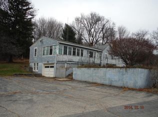 12147 N Sherman Lake Dr, Augusta, MI 49012