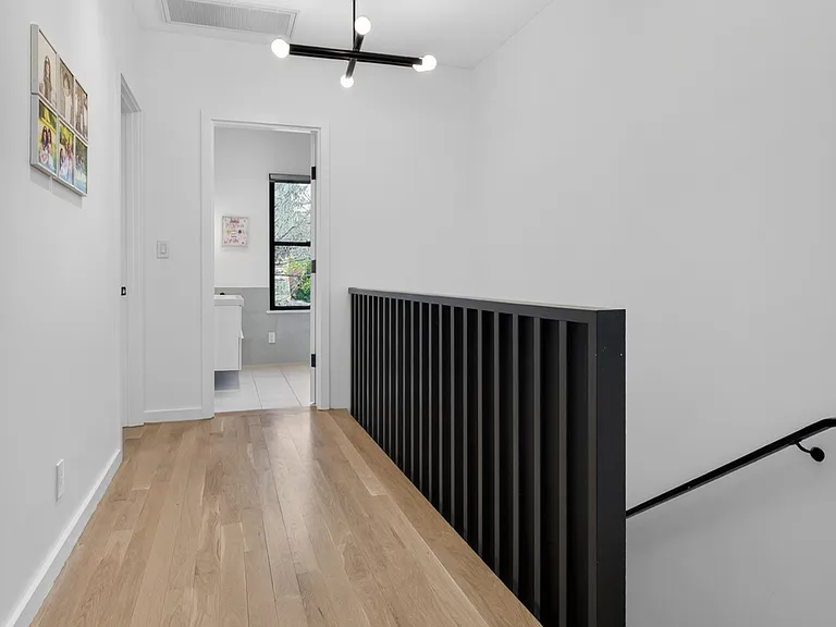 96 Henry St #1 — Photo 8
