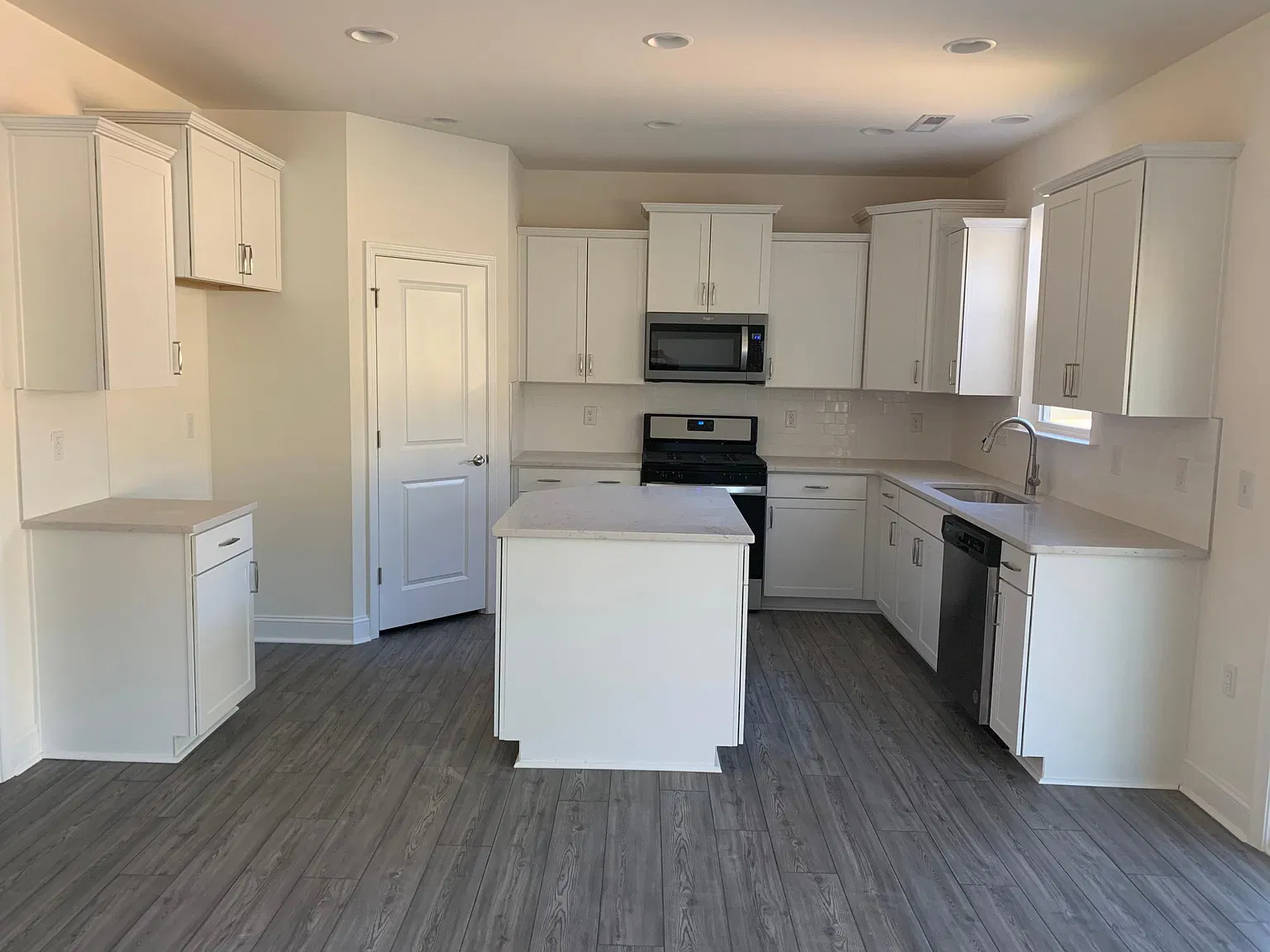 905 Harmony Ranch Ln — Photo 4