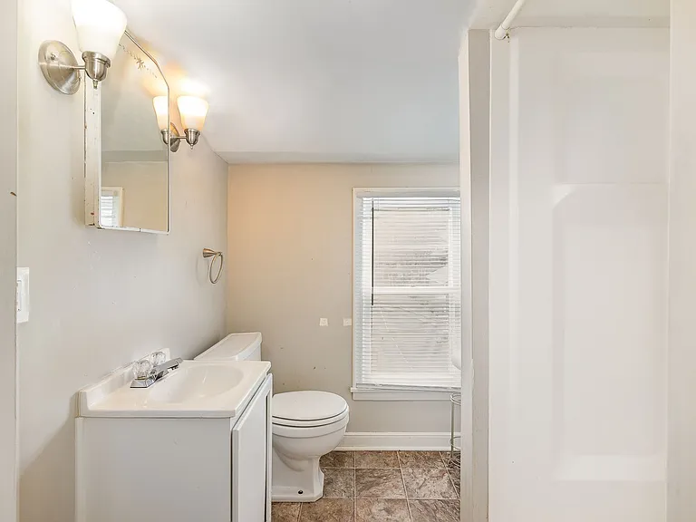 1270 Hubbard Ave — Photo 10