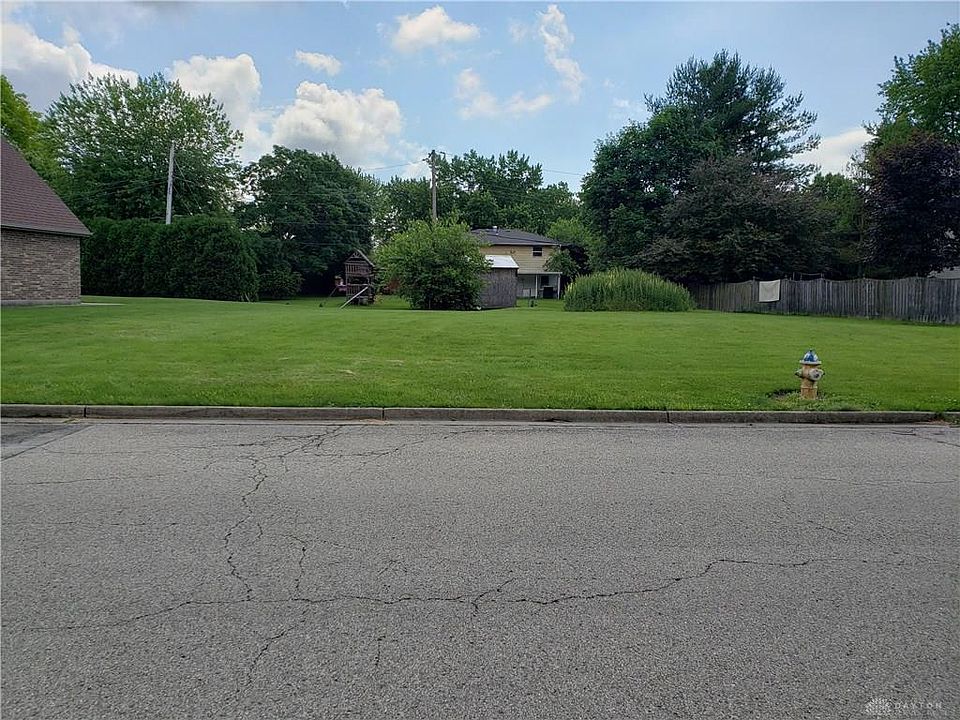 1st image of 895 Louise Dr