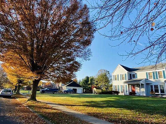 5th image of 43 Saratoga Dr