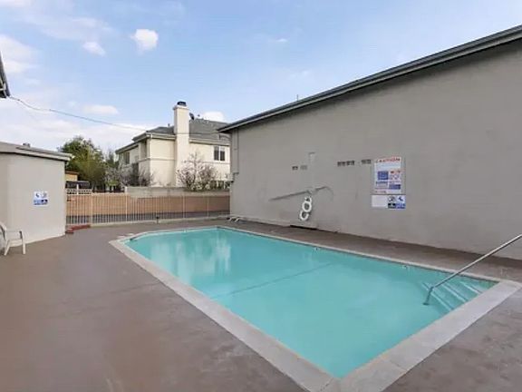 5th image of 922 W Duarte Rd APT 11