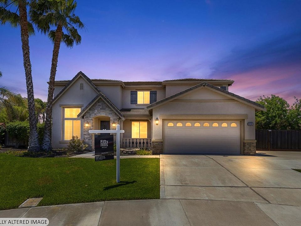 1st image of 834 Blue Mesa Court
