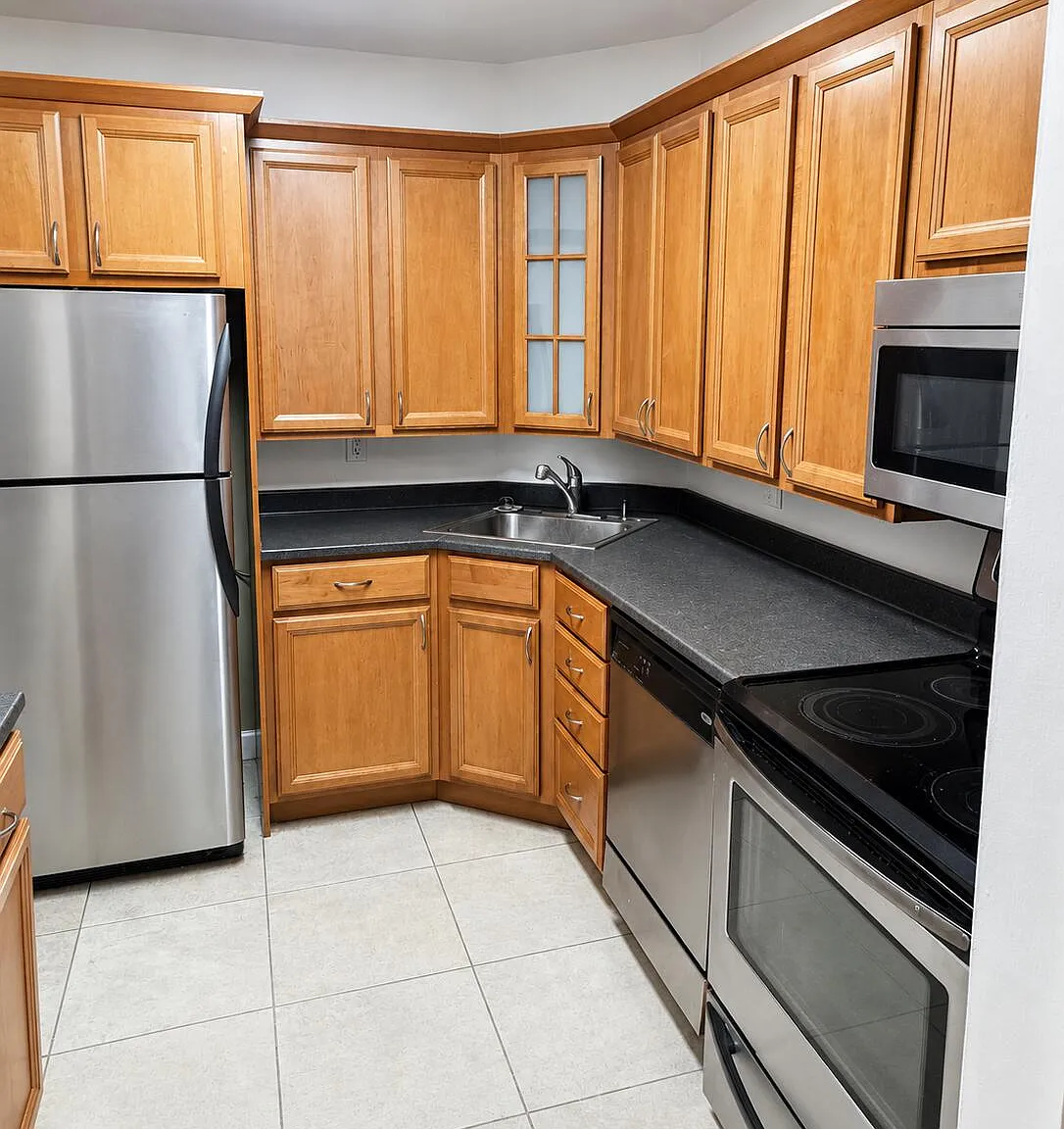 2 bed, 2.0 bath, 1050 sqft, $2,000 — Photo 1