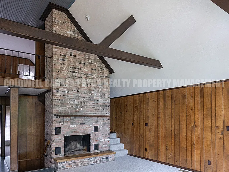 165 Lakeshore Ct — Photo 14