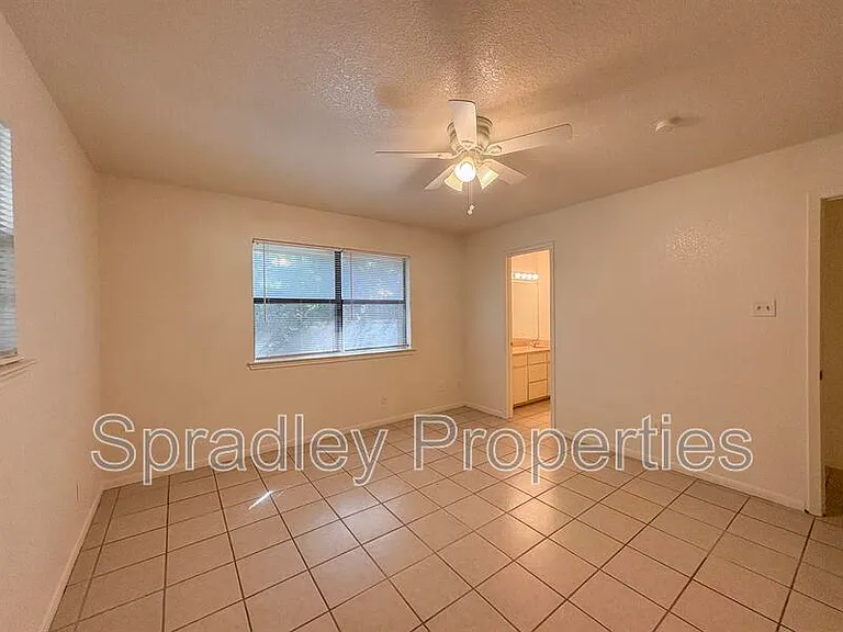 406C N Loop Dr #121 — Photo 8