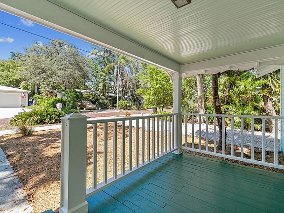 3rd image of 515 Locklie St