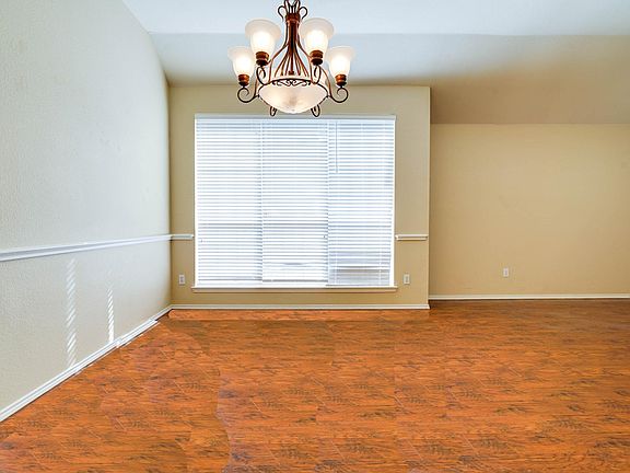 4th image of 2628 Redcedar Dr