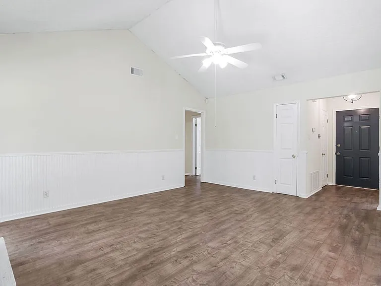 1 Cambridge Ct — Photo 13
