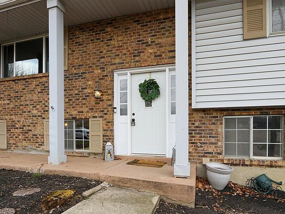 3rd image of 443 Lincoln Green Dr