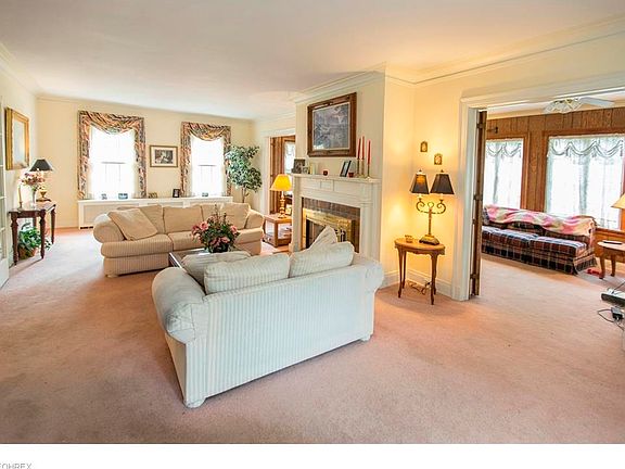 3rd image of 1058 Homewood Dr