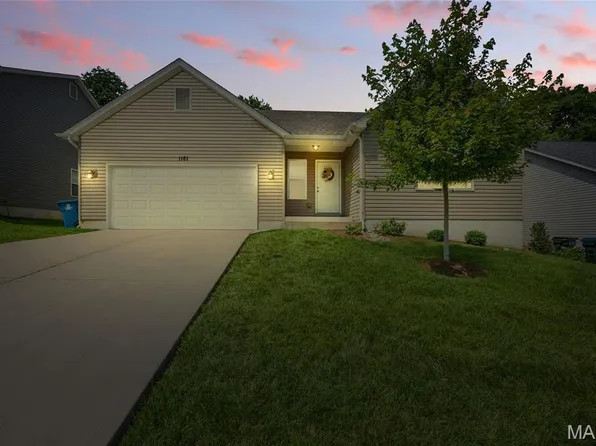 1161 Foxwood Estates Dr, Arnold, MO 63010