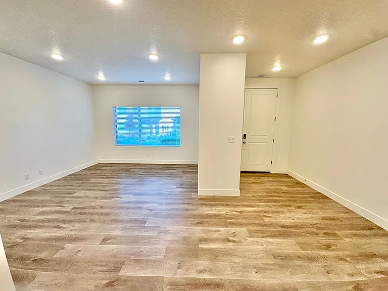 648 W Vermillion Wind Ln — Photo 4