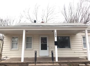 915 Harding St, Wichita, KS 67208