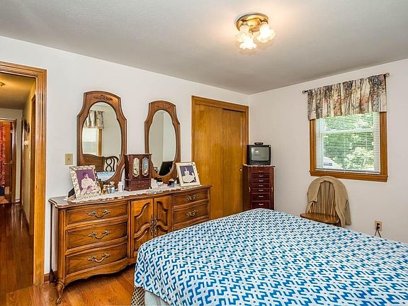 5th image of 59 Taber Ave