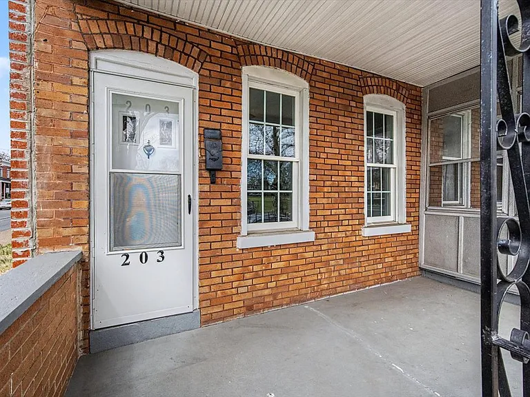 203 N Dupont St — Photo 16