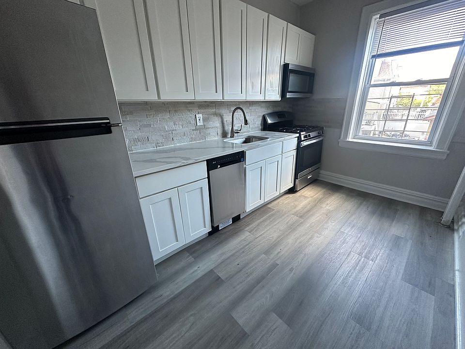 1st image of 7328 Kennedy Blvd APT 4