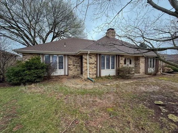 1701 E Lark St, Springfield, MO 65804