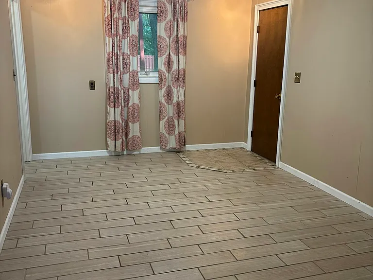 545 W Forsyth Rd — Photo 14