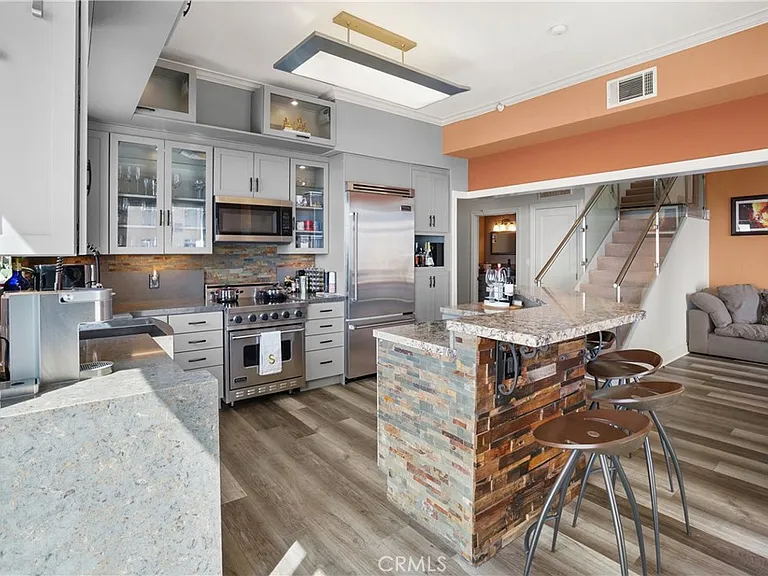 488 E Ocean #P2 — Photo 12