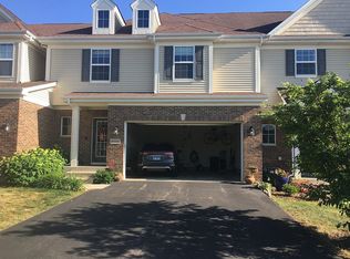 2005 Magenta Ln, Algonquin, IL 60102