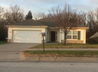 2114 E 17th St, Lawrence, KS 66044