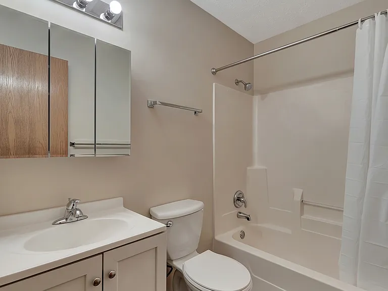 621 N 28th St #2 — Photo 23