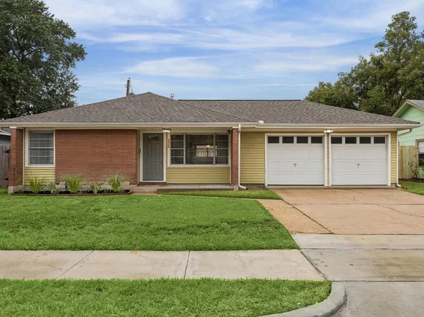 226 Irene St, Deer Park, TX 77536
